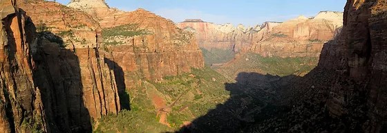 Это место называется урочище «блокгауз». Zion Canyon